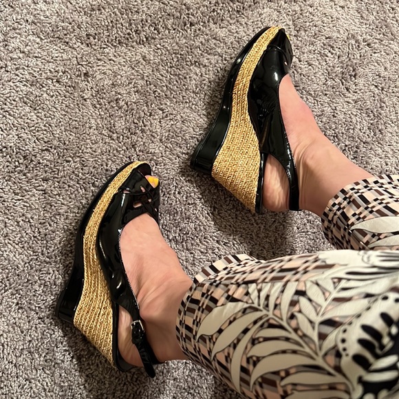 Stuart Weitzman black DoLunch Espadrille patent wedges sz 9.5 - Picture 3 of 15